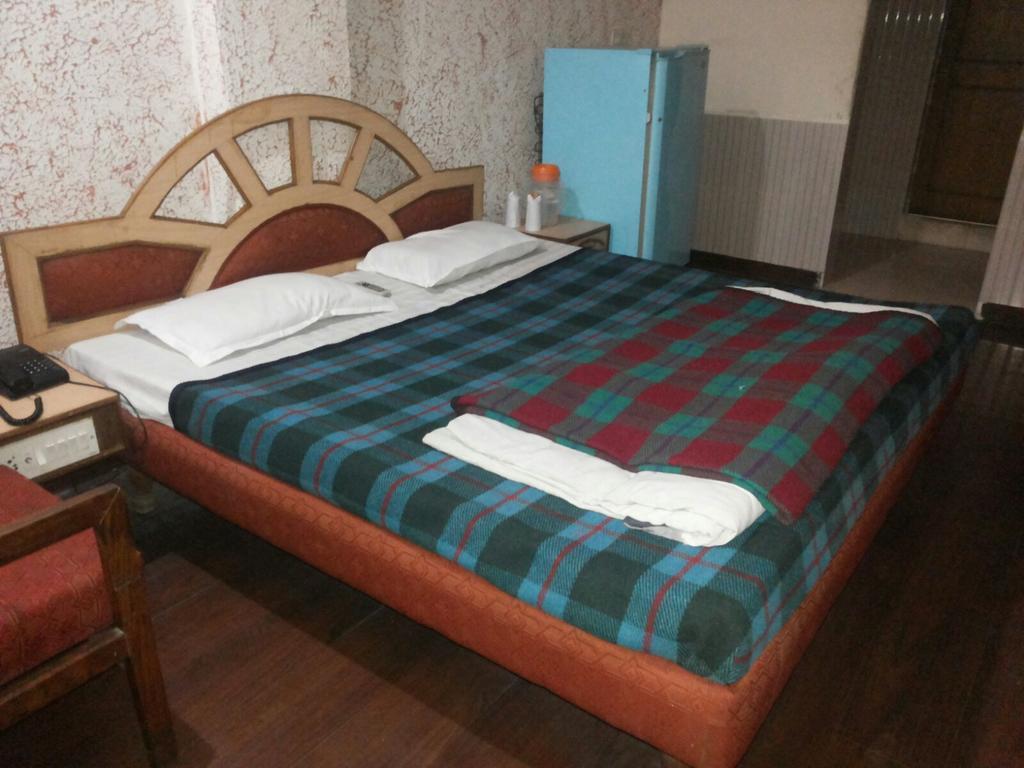 Hotel Saurab Dehradun Eksteriør billede