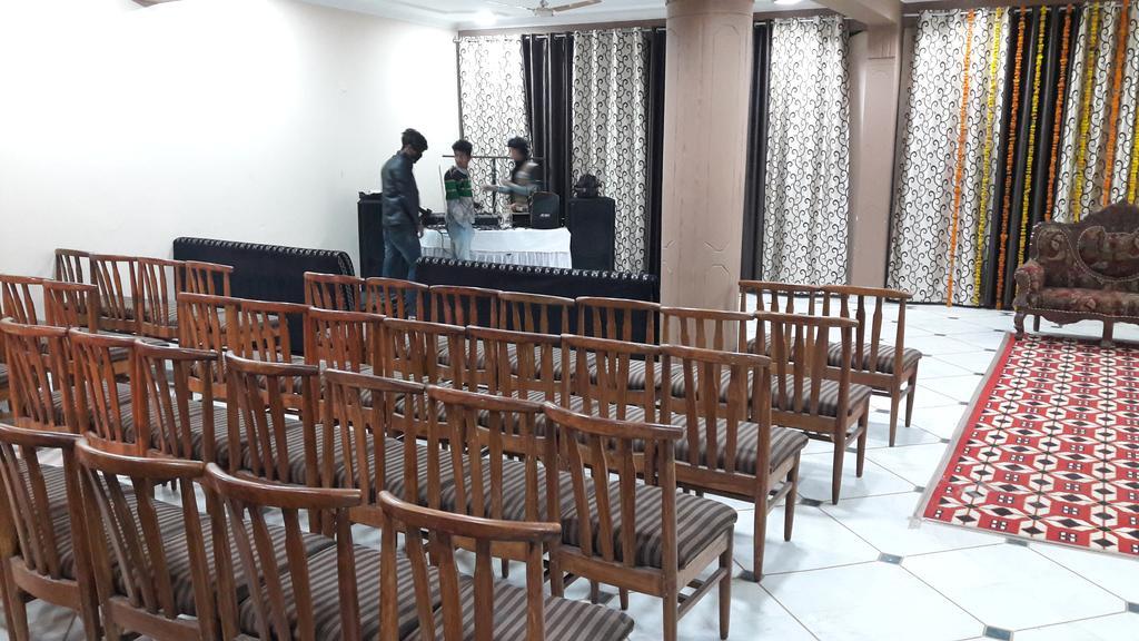 Hotel Saurab Dehradun Eksteriør billede