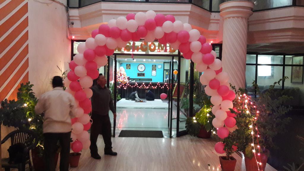 Hotel Saurab Dehradun Eksteriør billede